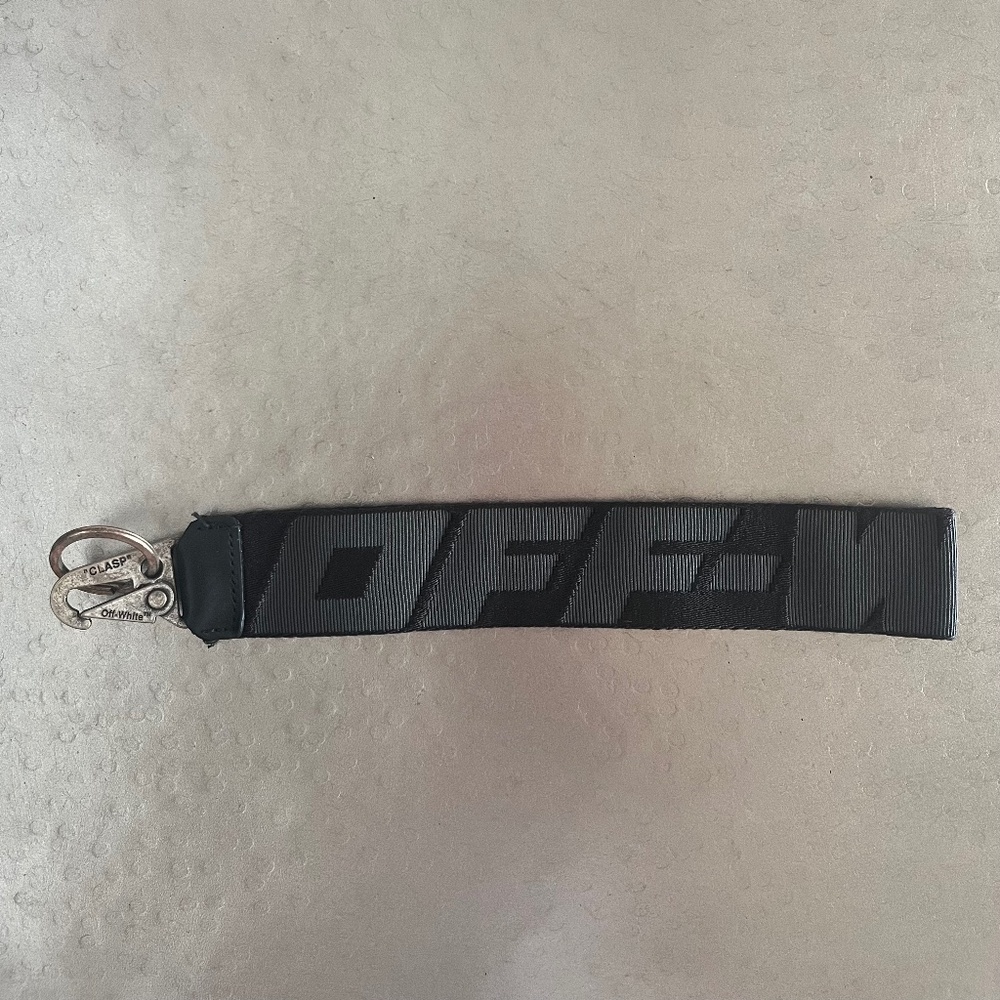 OFF-WHITE Industrial Keychain - Black